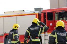 Lokalizovan veliki požar u zgradi firme Eurometal u Ivanjici 