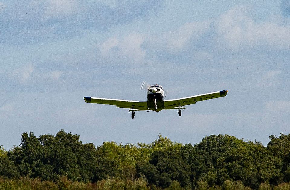 Ukrao avion u Las Vegas, preleteo u drugu državu, pa pobegao u pustinju