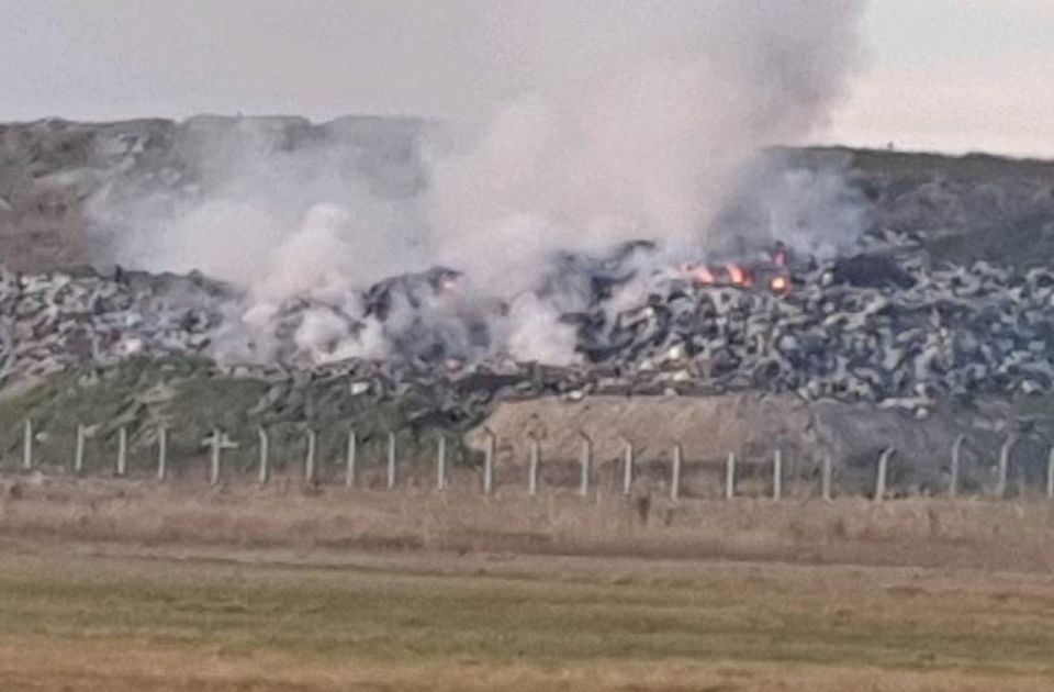 FOTO: Gori deponija u Temerinu, smrad se oseća i u Starom Đurđevu