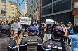 Državljani Srbije i dalje zaglavljeni na Madagaskaru, zbog protesta morali da napuste aerodrom