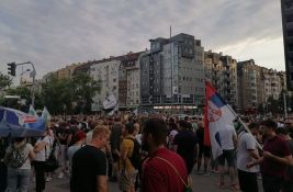 Aida Ćorović: Nisam cepala zastavu Srbije na protestu u Novom Sadu