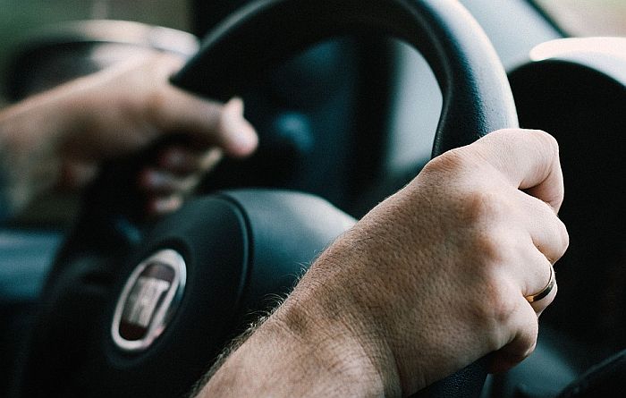 Dvadesetogodišnjak vozio 184 kilometra na sat, pa osuđen na društveno koristan rad