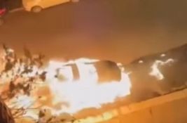 VIDEO: Pet automobila izgorelo protekle noći na Čukarici