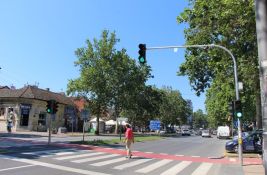 VIDEO: Počeo sa radom novi semafor u Jevrejskoj ulici, oprez u saobraćaju