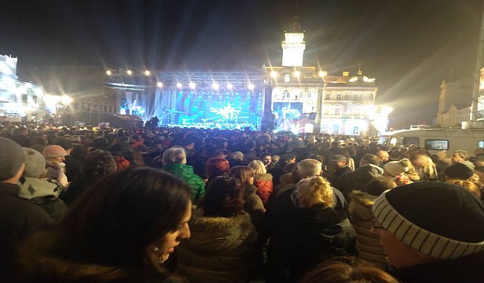 Više hiljada ljudi na Trgu na koncertu u čast Prisajedinjenja