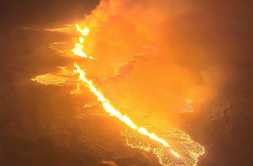 VIDEO: Eruptirao vulkan na Islandu, evakuisan gradić od 4.000 stanovnika