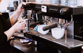 U Crnoj Gori zbog pandemije zabranjeno korišćenje aparata za kafu