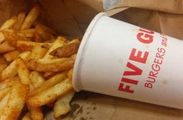 Direktor lanca Five Guys podelio 1,5 miliona dolara bonusa zaposlenima posle haosa sa promocijom