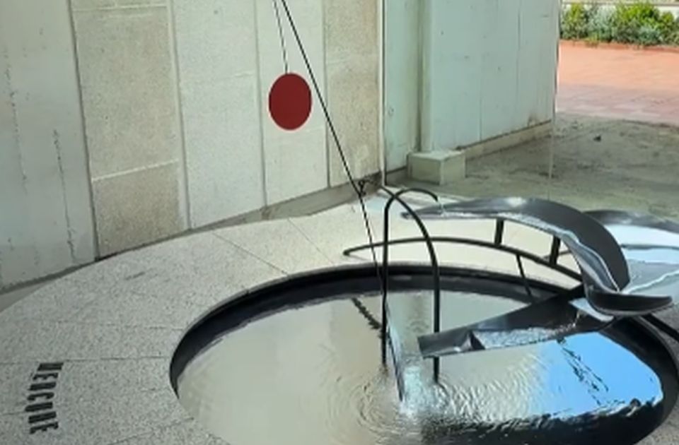 VIDEO: Otrovna fontana kojoj niko ne sme da se približi