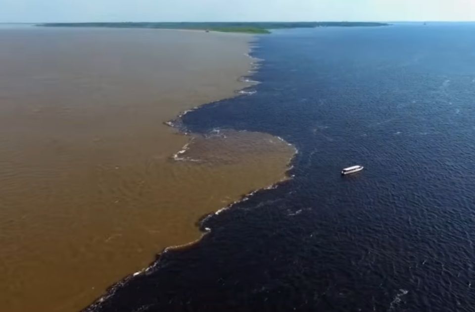 VIDEO Neverovatan prizor: Reke teku jedna kraj druge, ali se ne mešaju