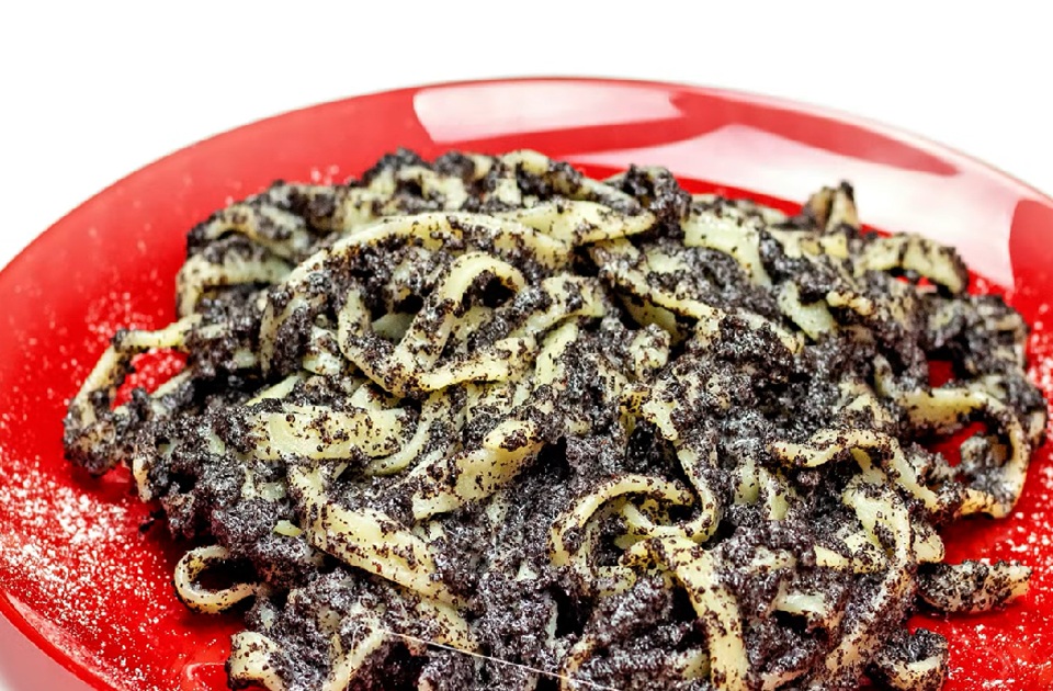 Kako da napravite rezance sa makom: Klasičan vojvođanski dezert