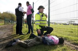 Uhapšeno 118 aktivista, ukazivali na smrt trkačkih konja na hipodromu u Liverpulu