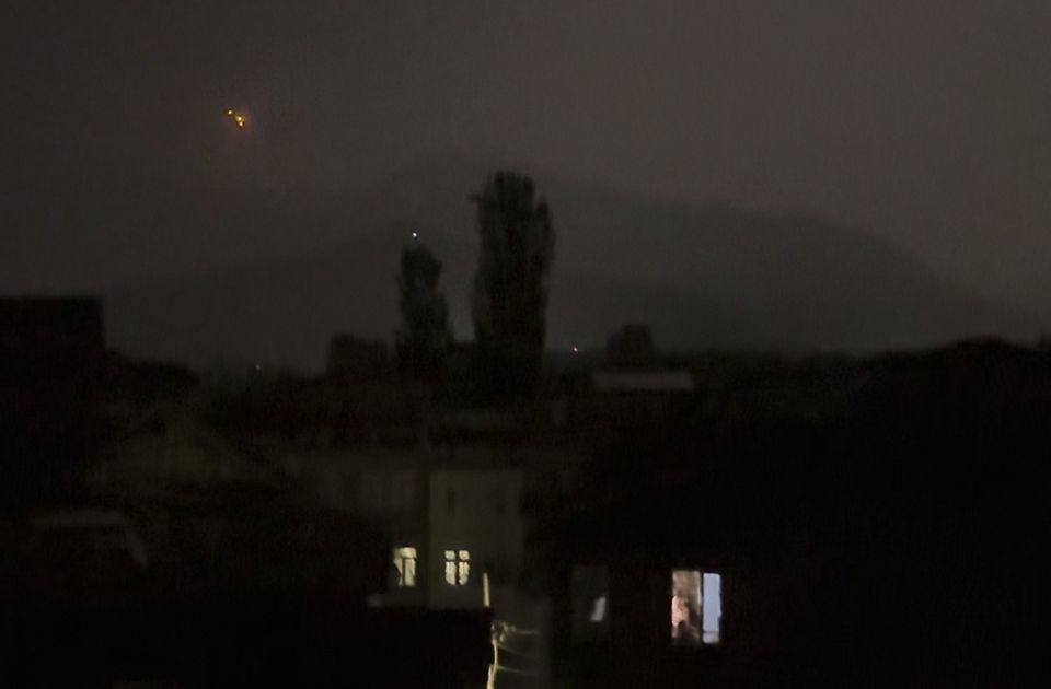 Nekoliko sati nakon primirja: Više eksplozija odjeknulo Kašmirom