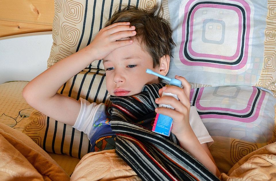 Temperatura kod dece: Kada je bezazlena, a kada znak za uzbunu?