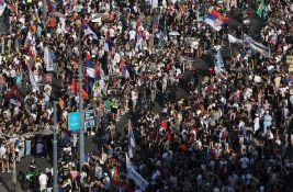UŽIVO BLOG Vidovdanski protest: Puni se Slavija, napadnuta devojka