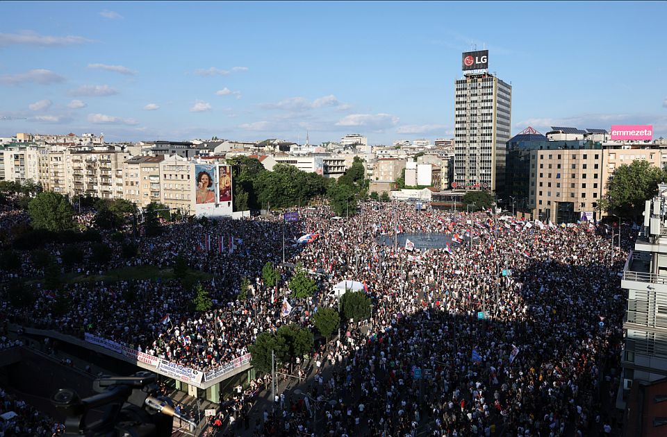 MUP kaže da je na Vidovdanskom protestu 36.000 ljudi