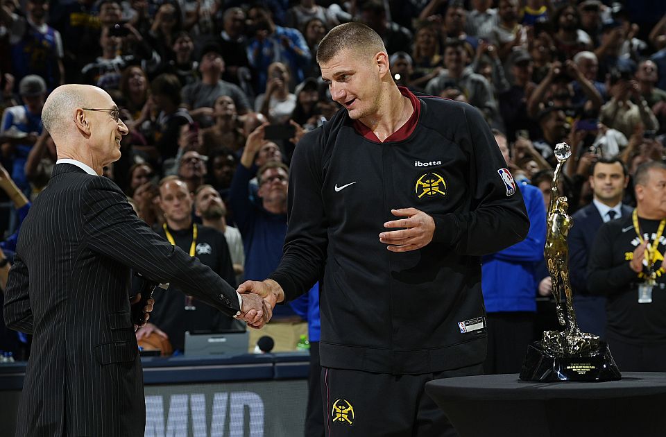 VIDEO: Jokiću uručena treća MVP nagrada