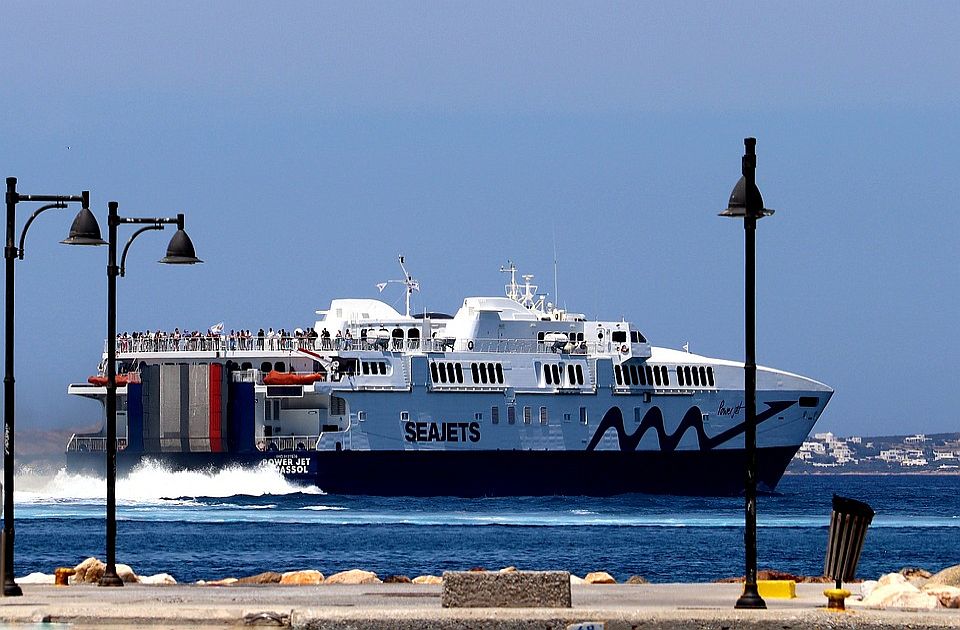 Grčka ima novi zakon za električna i hibridna vozila: Ako planirate letovanje - obratite pažnju