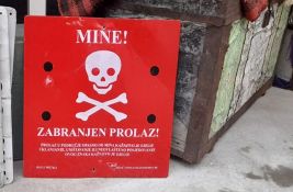 Zaostale mine kraj najlepših staza na Fruškoj gori, prolaznici uporno uklanjaju table upozorenja