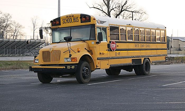 FOTO: Vozač školskog autobusa štedeo da bi svakom učeniku kupio poklon