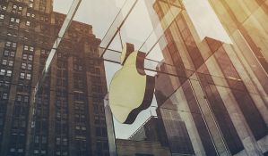 Apple platio Nokiji dve milijarde dolara