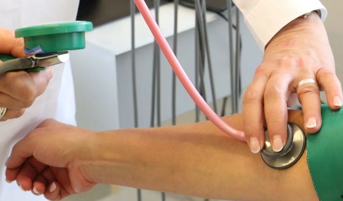 Naučnici: "Dugi" sati na poslu podižu krvni pritisak