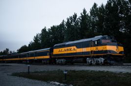 Poslednji voz za mir pristiže na Aljasku: Kako tri super-ega komadaju svet