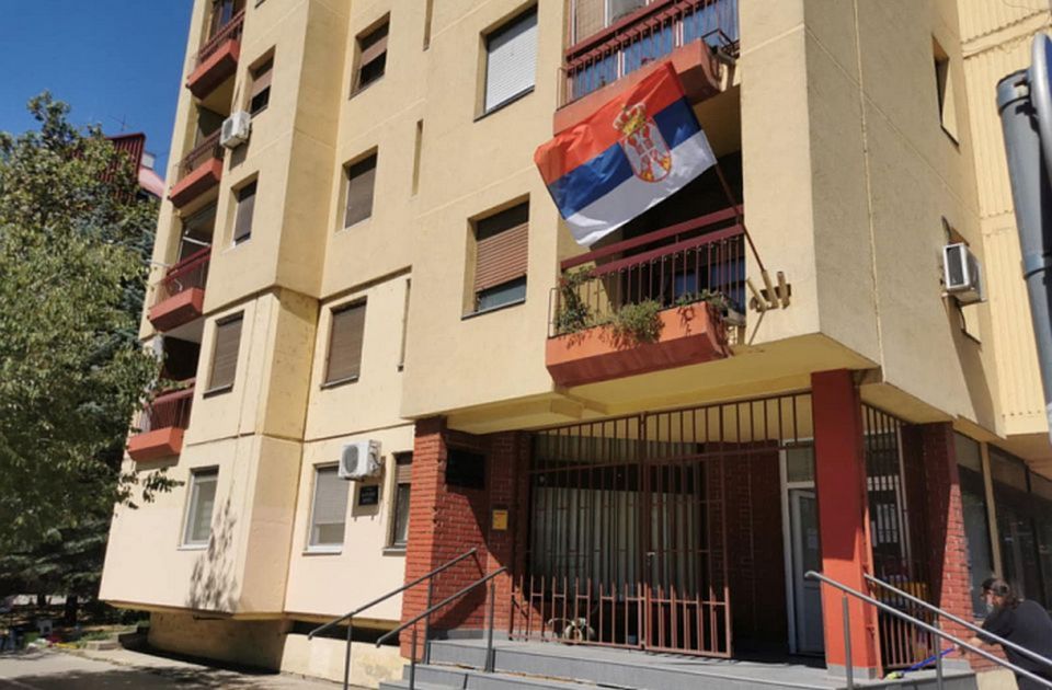 Građani Limana: Ujedinjeni u akciji vraćanja fasada u prvobitno stanje, trobojke farbane protivzakonito Građani Limana: Ujedinjeni u akciji vraćanja fasada u prvobitno stanje, trobojke farbane protivzakonito