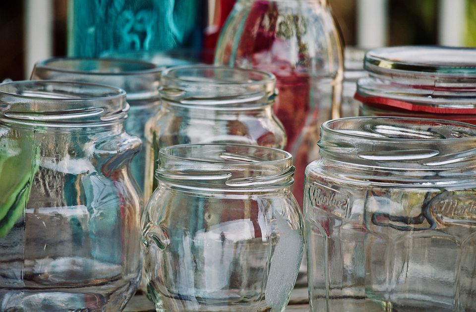 Veliki deo staklenog otpada u Srbiji ostaje na deponijama