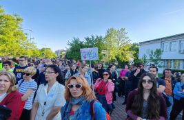 UŽIVO  Protest građana zbog prebijanja ispred DIF-a: 