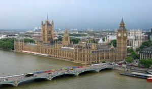 Velika Britanija: Volonteri se izlažu virusu kako bi se lakše razumeo njegov uticaj
