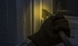 Hrvatskim policajcima lopovi ukrali pištolje i značke