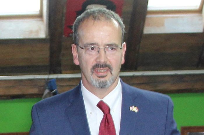 Godfri: Ko god pobedi na izborima, politika SAD prema Srbiji se ne menja
