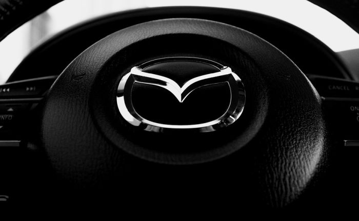 Mazda povlači 190.000 automobila zbog brisača
