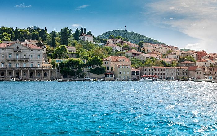 VIDEO: Ajkula se pojavila u moru kod Dubrovnika 