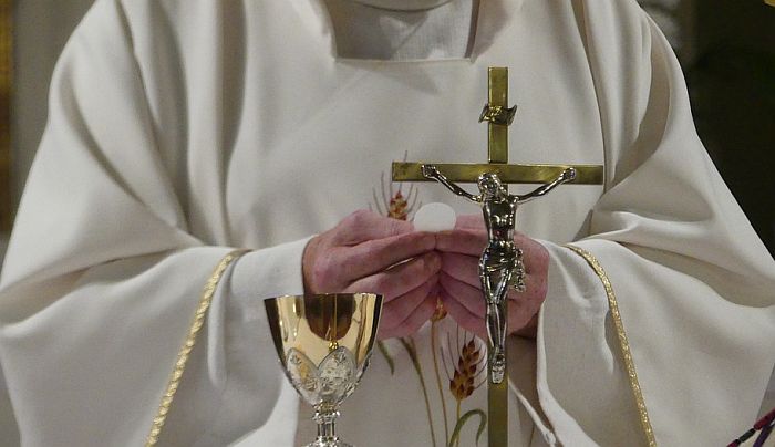 Sveštenik molio da se ponovi Holokaust i pozvao na masakr Jevreja