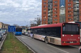 Inđija: Đaci bez prevoza zbog mitinga SNS-a u Novom Sadu