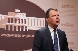 Poslednja premijerska pesma: Mirović nevidljiv u kampanji, novi mandat neizvestan