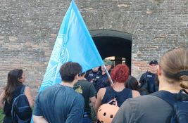 UŽIVO Protestna okupljanja u Novom Sadu: Policija blokirala gradić, Zborovi ne mogu u Petrovaradin