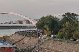 UŽIVO Uoči šetnje pristalica SNS u Petrovaradinu: Žandarmerija blokirala gradić, most i tvrđavu