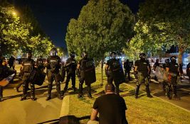 AP: Vučić pojačava suzbijanje protesta