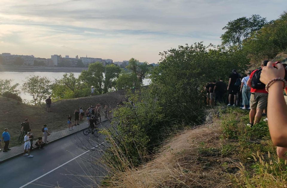UŽIVO Uoči režimskog skupa u Petrovaradinu: Policija blokirala gradić i Dugu, Zborovi krenuli kroz tunel