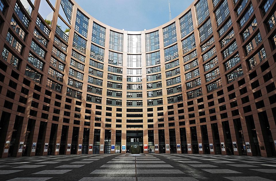Poslanici EP sutra o izveštaju za Srbiju: Studentski zahtevi u skladu sa reformama koje se očekuju Poslanici EP sutra o izveštaju za Srbiju: Studentski zahtevi u skladu sa reformama koje se očekuju