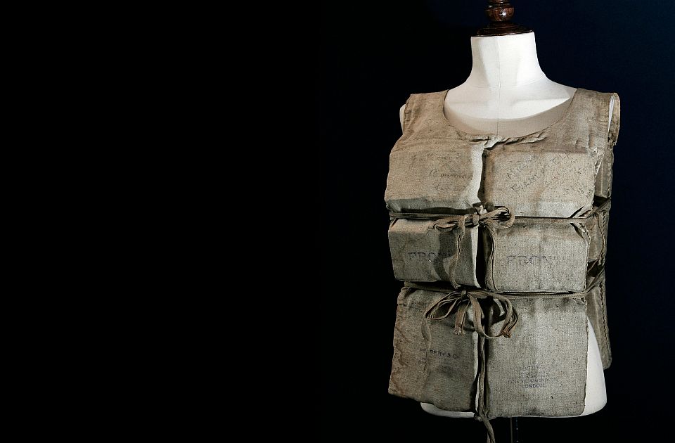 Prsluk za spasavanje putnice Titanika prodat za 770.000 evra