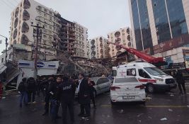 FOTO, VIDEO: Više od 3.700 poginulih u snažnom zemljotresu koji je pogodio Tursku i Siriju