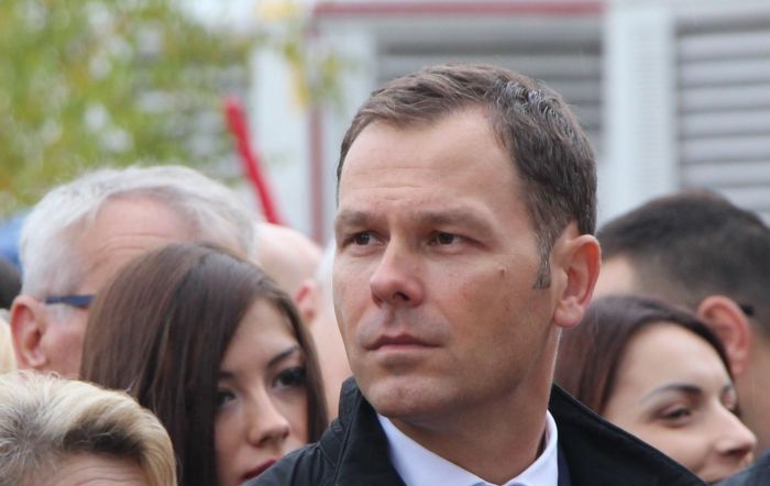 Predloženo poništavanje doktorata Siniše Malog; Ministar finansija: Znam koliko vredim Predloženo poništavanje doktorata Siniše Malog; Ministar finansija: Znam koliko vredim