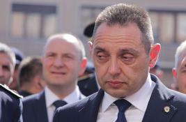 Vulin kritikovao portparola EU zbog izjave o kosovskim tablicama