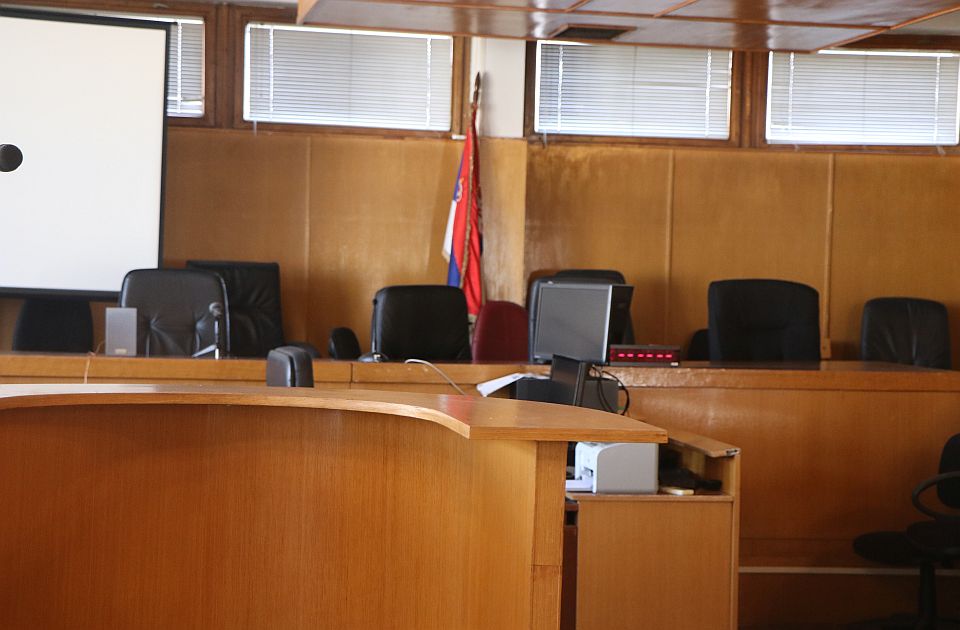 Odloženo suđenje Šiđanima za prebijanje u Laze Telečkog, optuženi za pokušaj ubistva pod veštačenjem