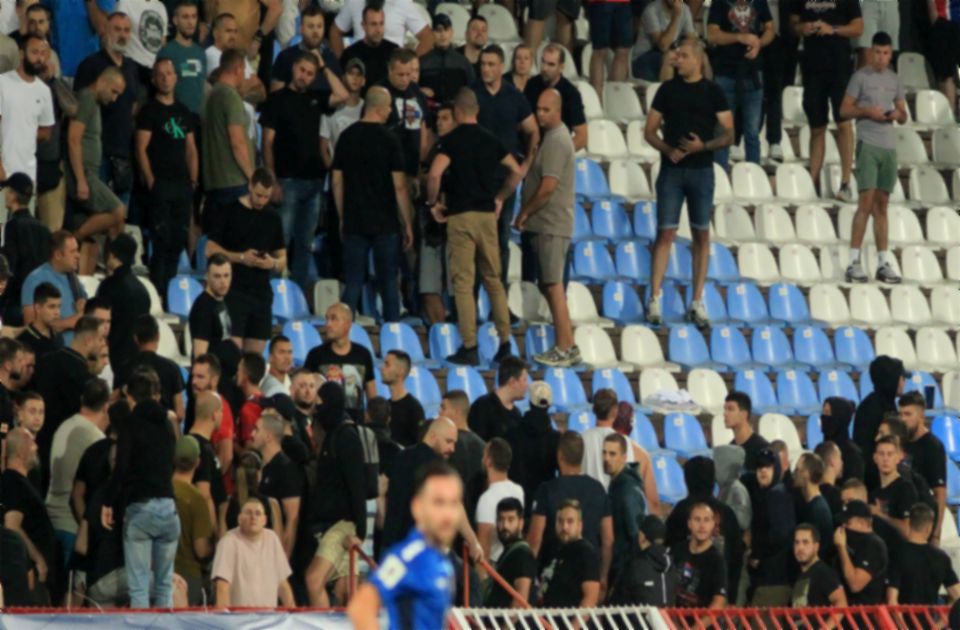 VIDEO: Huligani tukli ljude na meču protiv Engleske zbog 