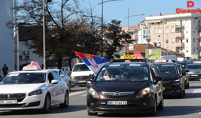 Novosadski taksisti prekinuli protest, daju šansu pregovorima s predsednikom